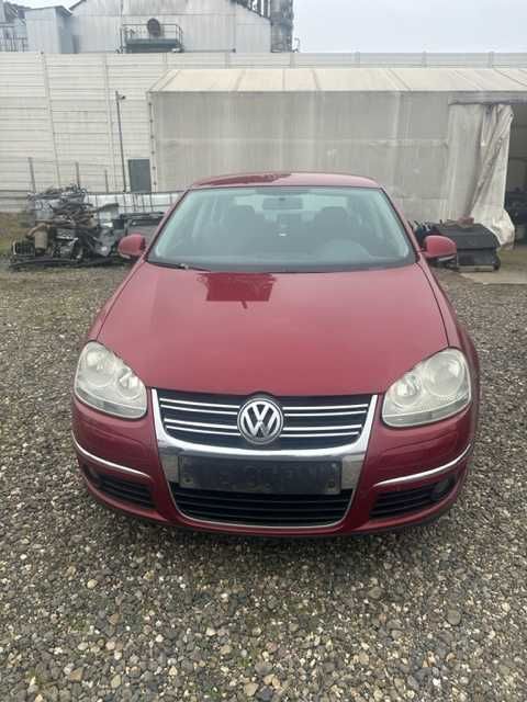 Dezmembrez,VW Jetta cutie manuala 5T 1.9 tdi tip BXE,An 2008