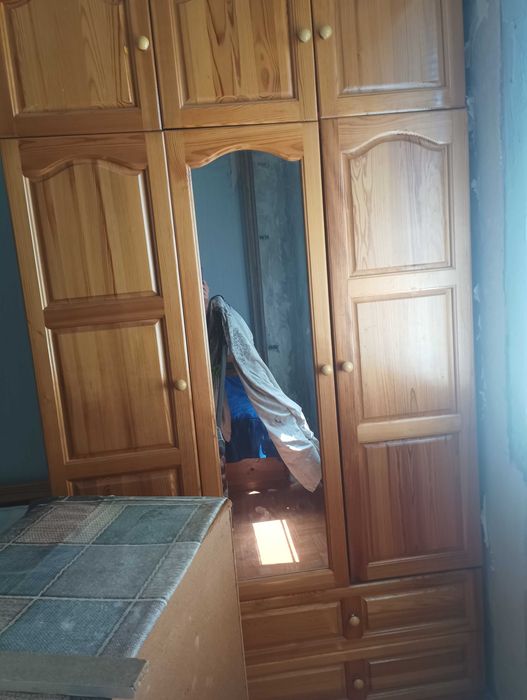 Продавам обзавеждане за детска стая.