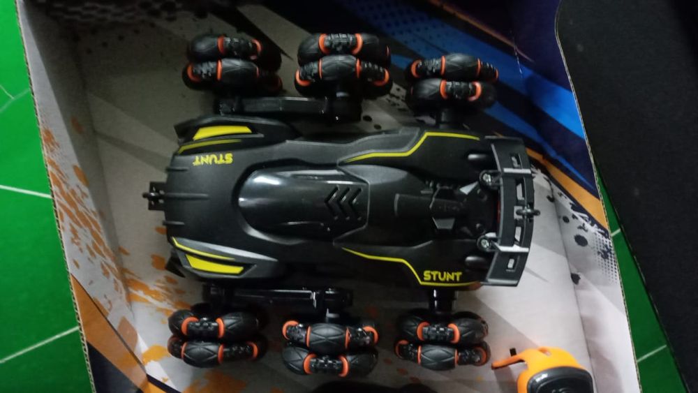 Радиоупровляемая машинка