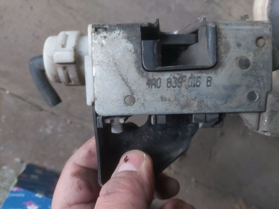 Зеркало ауди с4 водит левое