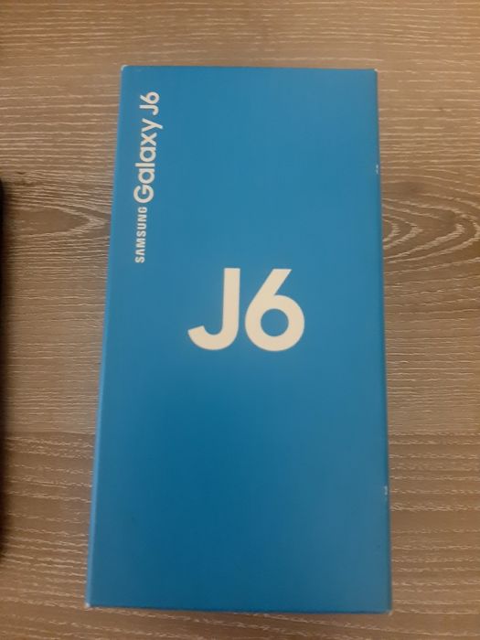 Телефон САМСУНГ J 6