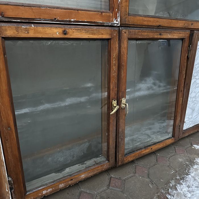 Оконная рама (деревянная)