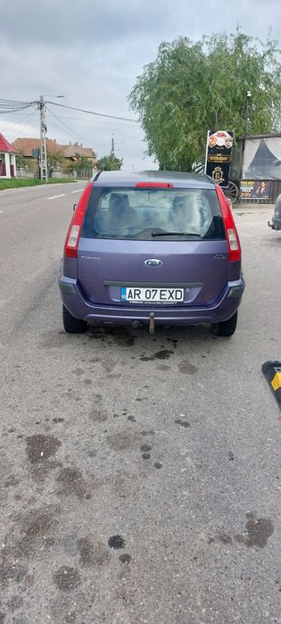 Vand sau schimb cu suzuki 4x4