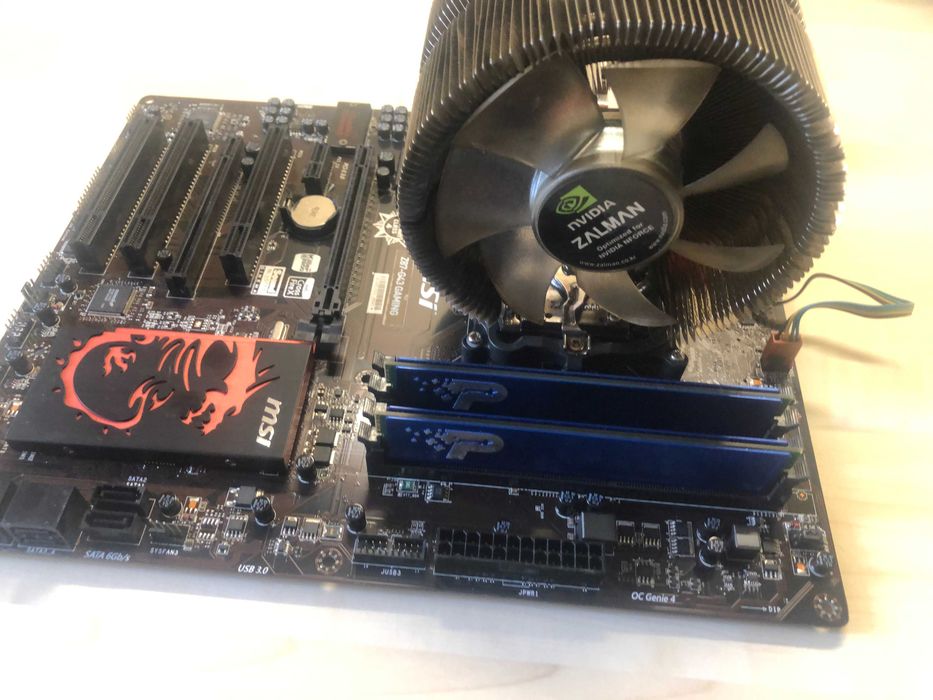 Kit placa de baza,procesor,memorii ram,cooler.