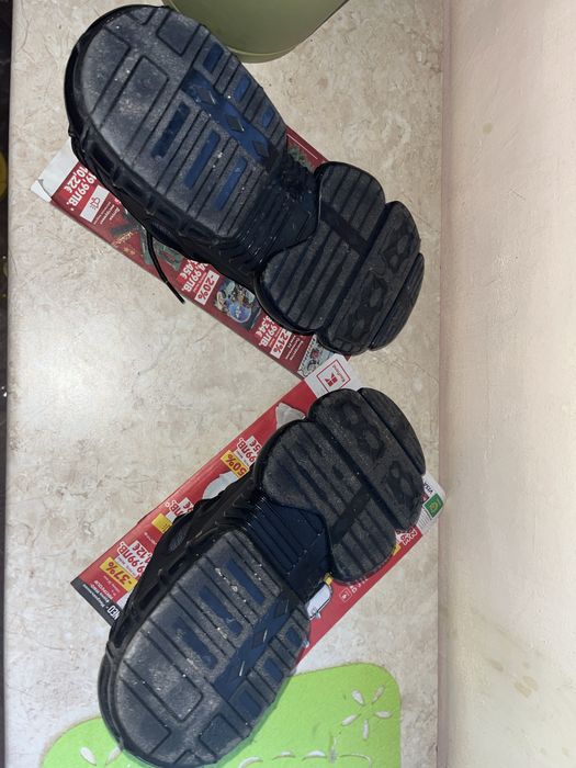 Продавам чисто нови обувки