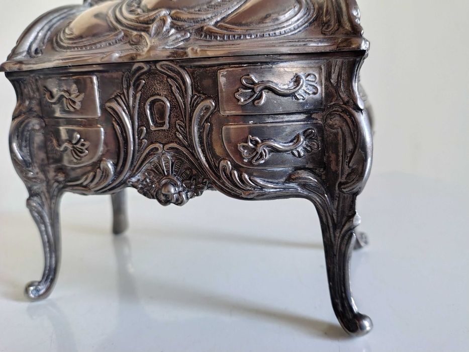 Страхотна Рядка Стара Посребрена Френска Кутия За Бижута