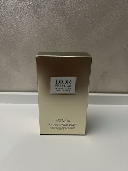 Fond de ten Dior