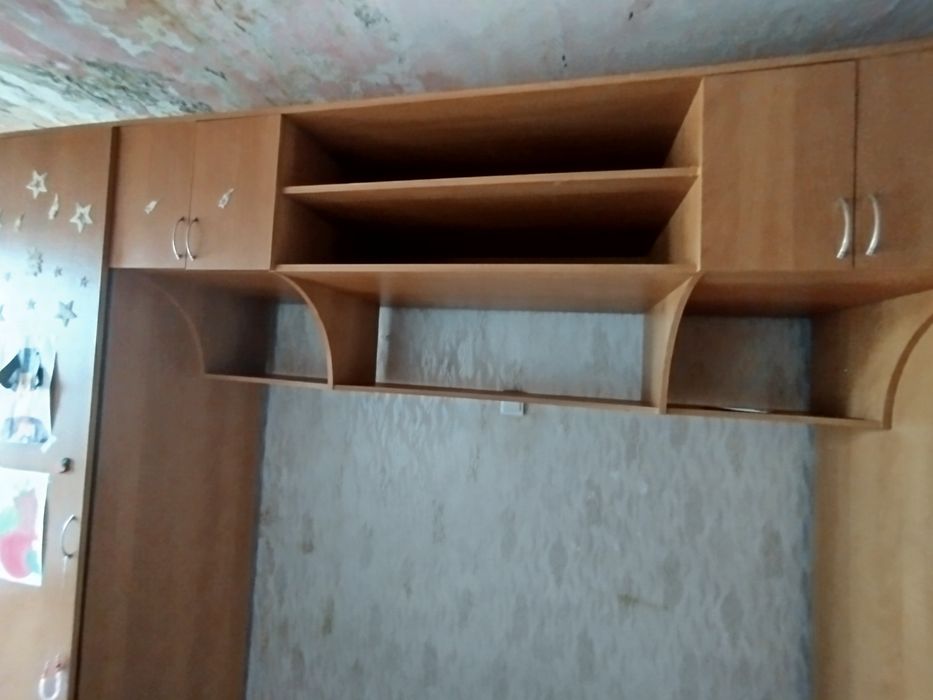 Продам большой шкаф