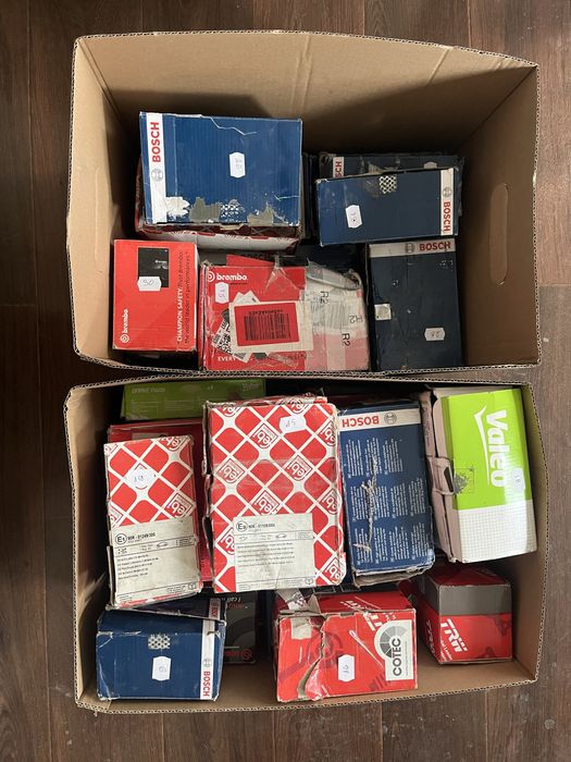 Чисто нови комплекти накладки с нарушена опаковка