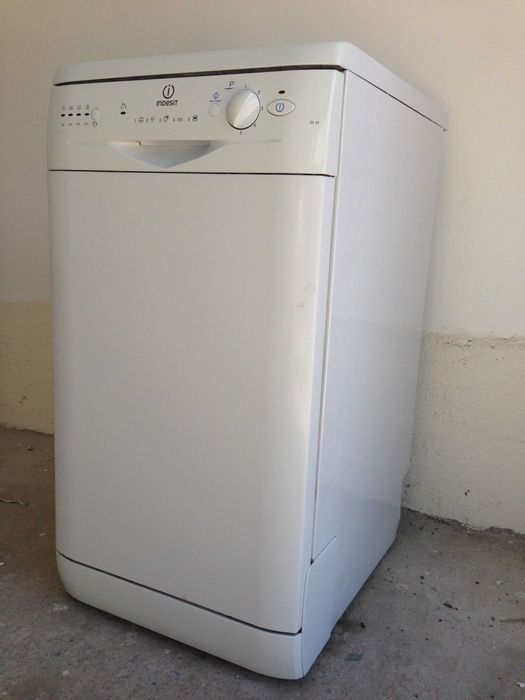 vand masina de spalat vase Indesit IDL42, independenta, 45cm lat, noua
