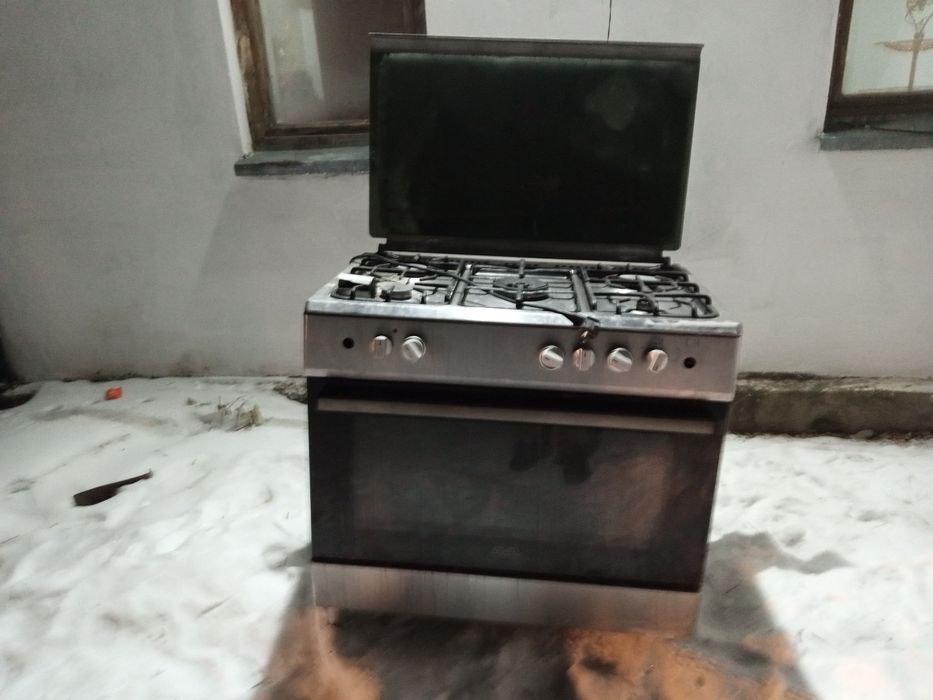 Продам газ плиту