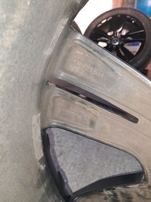 Продавам гуми с джанти 20цола