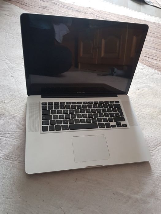 macbook pro a1286 fara incarcator sau hdd