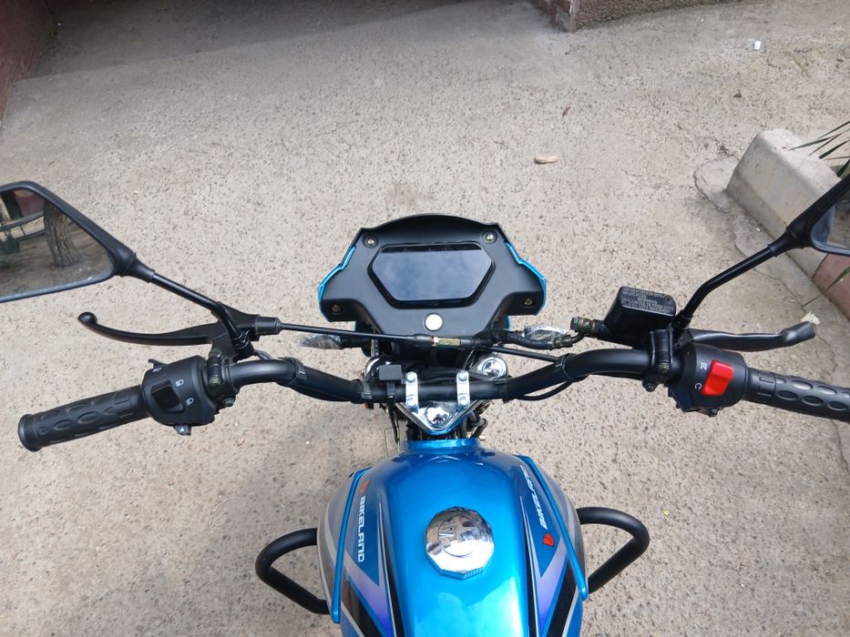 Moped Alpha yangi