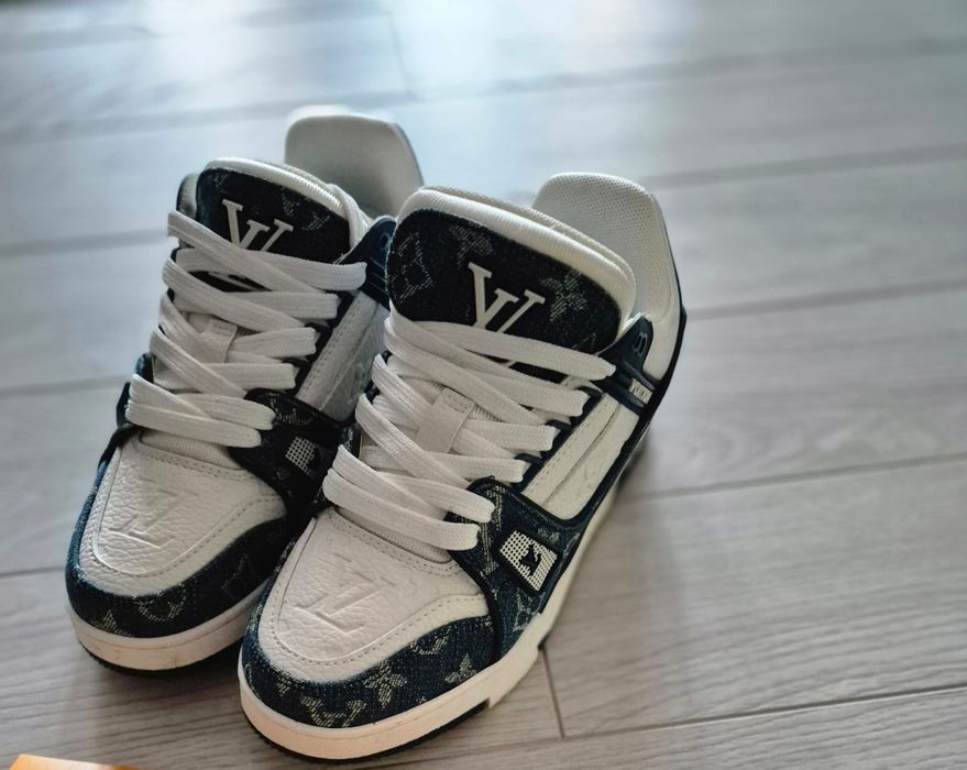 Louis Vuitton blue- model popular
