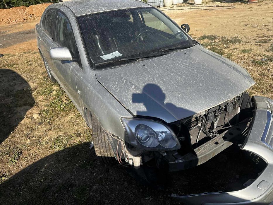 На части Toyota Avensis 2.2 D4D 150 к.с. 2005 година