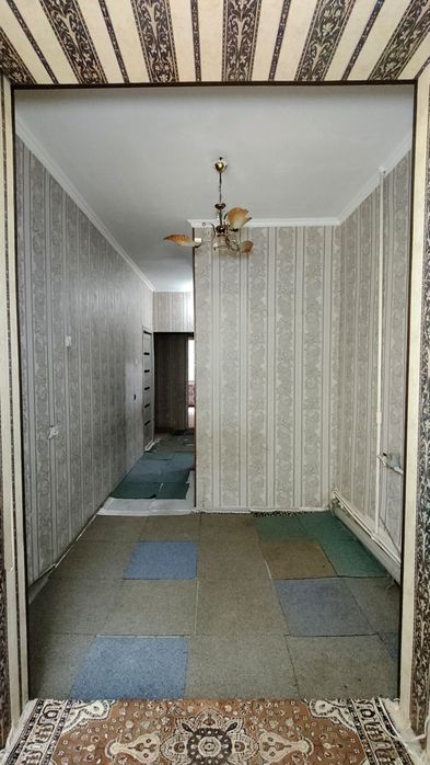 2 хонали квартира сотилади Коракамиш 1/3 Qoraqamish 2-этаж