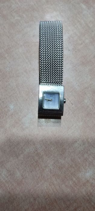 Фирменные часы Tissot