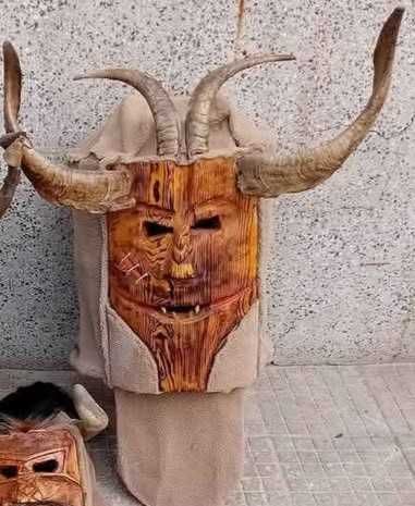 Кукерски маски...