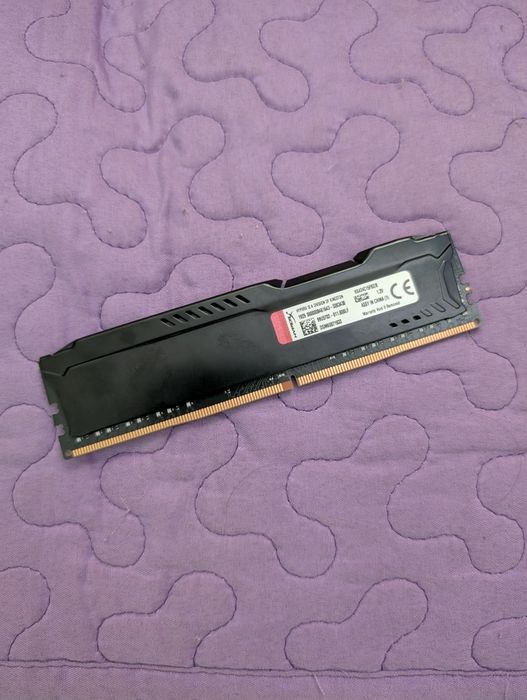Memorie Kingston Hyper X, 8GB DDR4, frecventa 2400 MHz, latenta CAS15