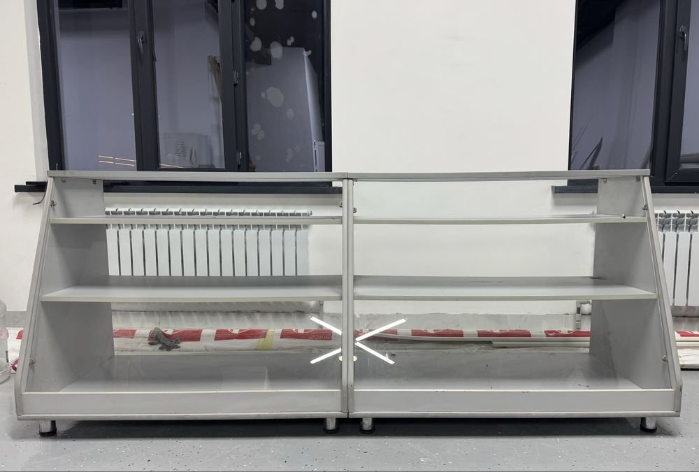 Продается стеклянный витрина