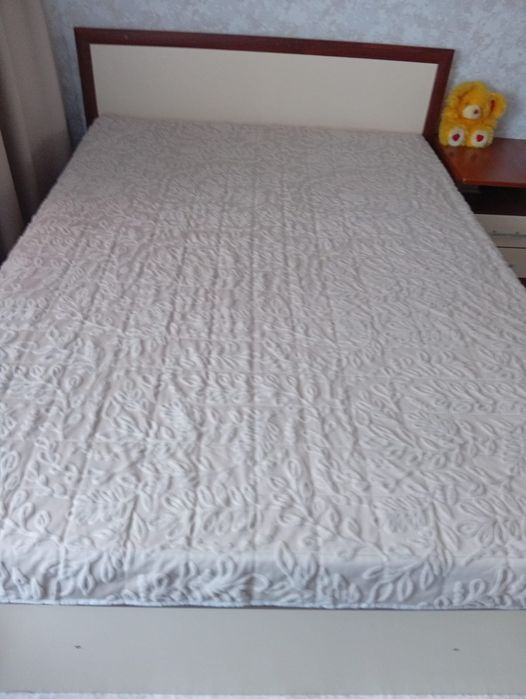 Продам спальный гарнитур