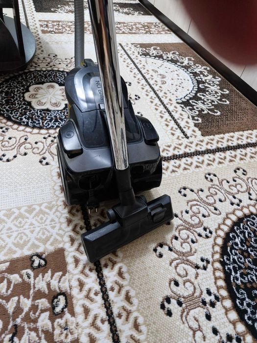 Продаётся пылесос на запчасти