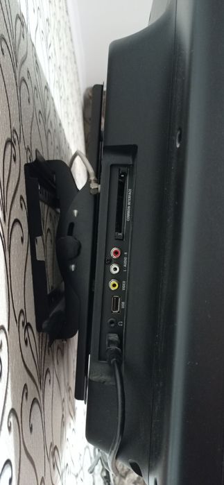 Продам телевизор жк Philips диагональ 82см. (32 дюйма)