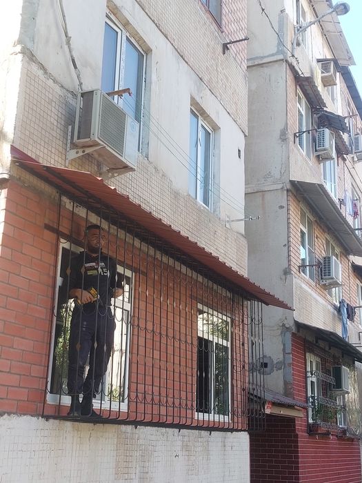 Установка  КОЗЫРЬКИ, Над  Окнам , и  Белевые  РОЛИКИ + Реставрация !