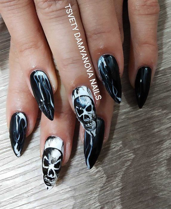 Курсове маникюр, ноктопластика, педикюр