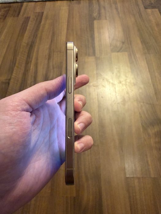 iPhone 16 Desert Titanium