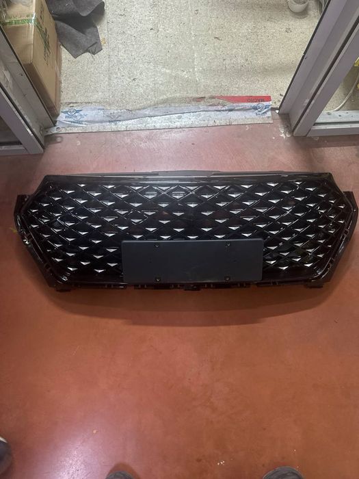 Решетка радиатора Омода S5