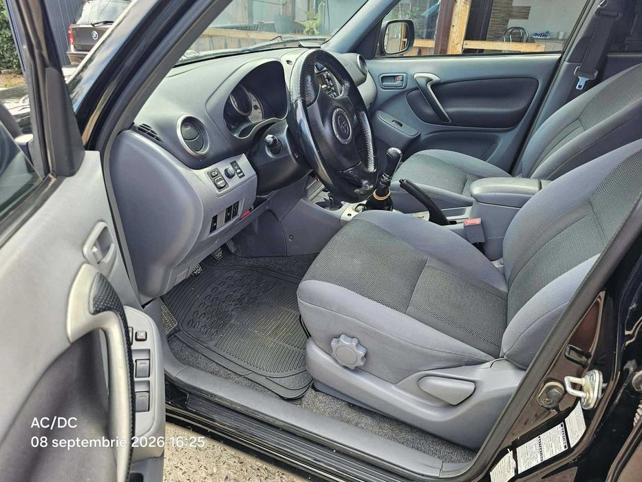 Toyota Rav4, 4x4, 2.0 diesel D-4D,fara rugina, stare f. buna, proprietar.