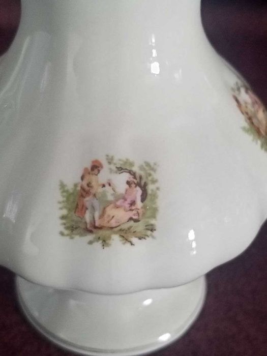 Чешская фарфоровая вазочка , для мелких цветов - высота 13 см