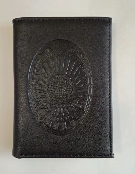 Vând portofel+insignă