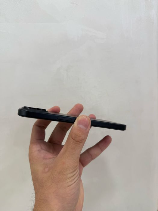 Продаю iphone 15 128 гб