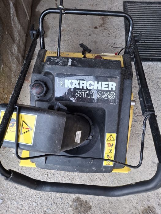 Продава малк снегорин.