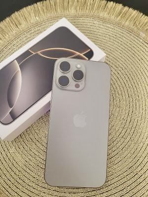 Iphone 16 Pro Max - 256 GB . Impecabil . Bateria 100% . Predare + Veri