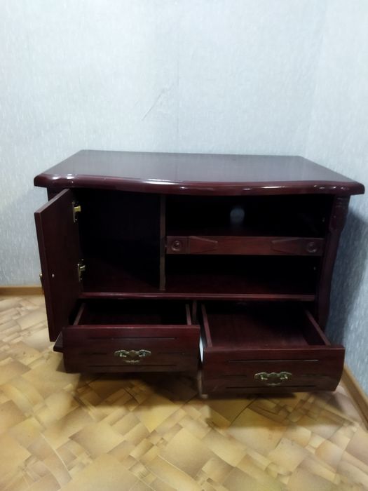 Тумбочка под телевизор