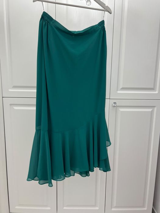 Vand costum pentru femei