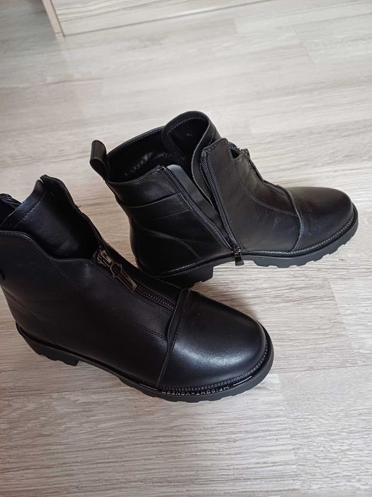 Дамски черни боти