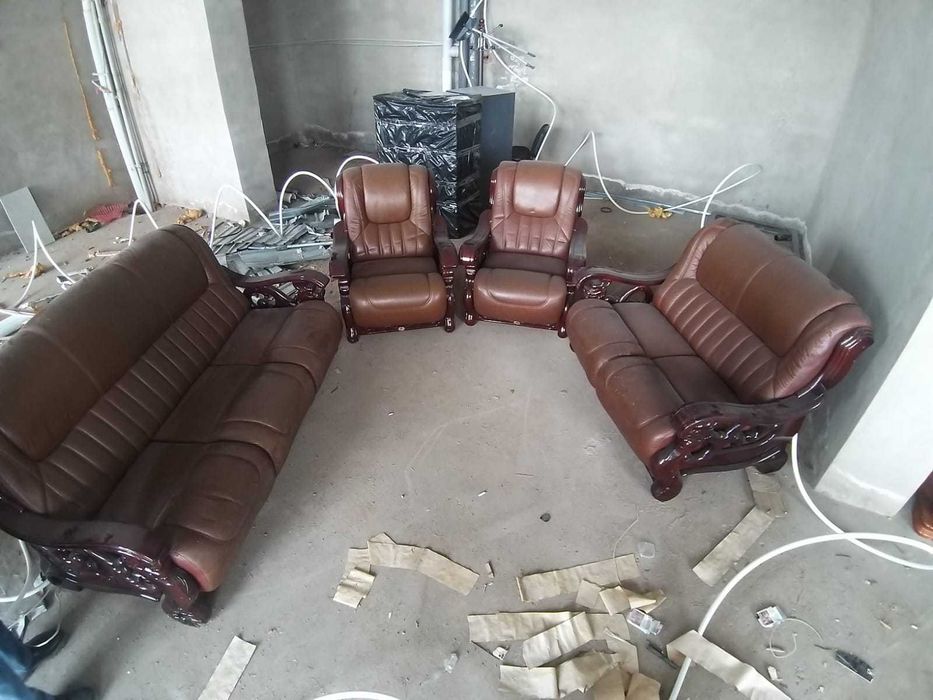Продам диваны кожаные б/у