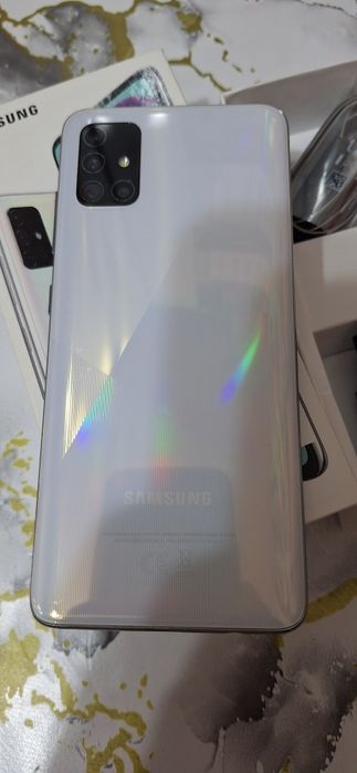 Продам Samsung A51 белый 6/128