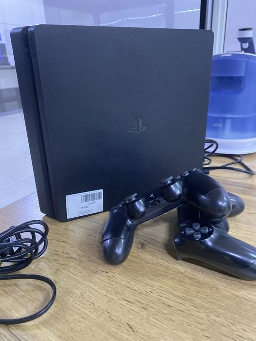 Приставка Playstation 4 slim