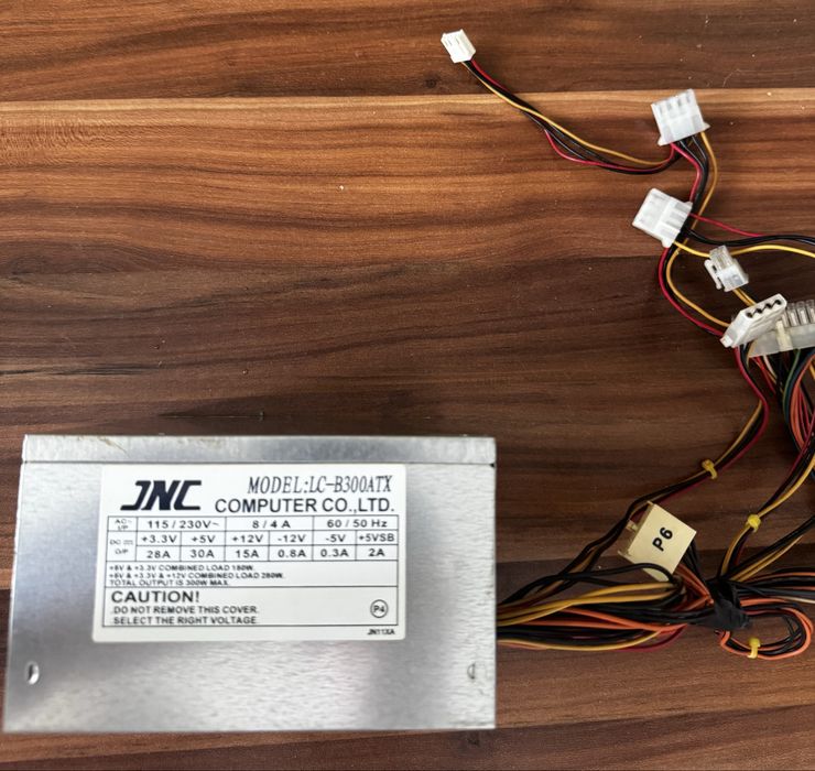 Дъно, процесор с охлаждане, рам, двд, захранване, видеокарта