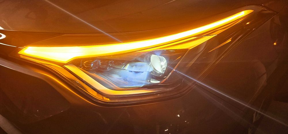 Toyota C-HR 2.0 VVT-i Dynamic (184CP) - Hybrid - Automata (e-CVT)