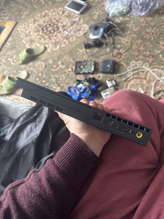 Playstation 2 продам без комплектующих
