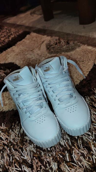 Vând  adidași  Puma