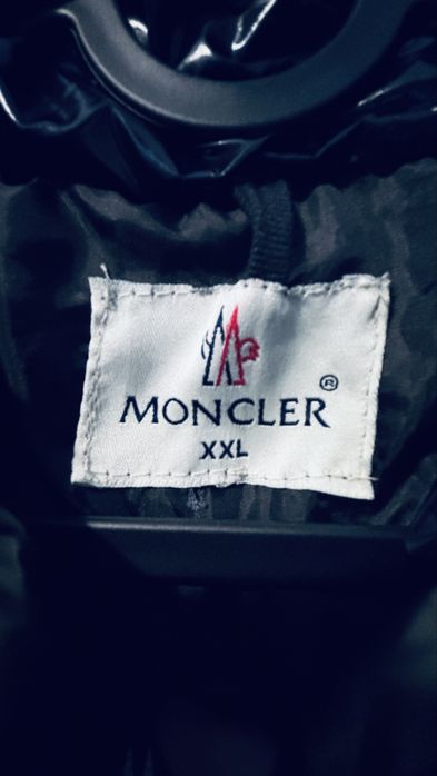 Vestă Moncler, din puf – Stare impecabilă!