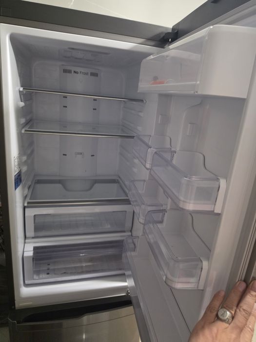 Холодильник No Frost  продаю